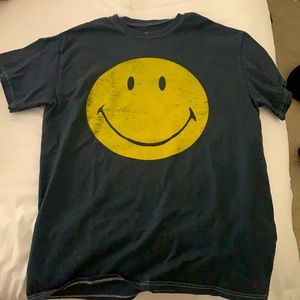 smiley tee